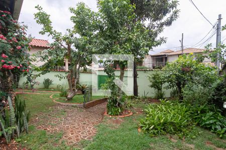 Casa à venda com 194m², 3 quartos e 2 vagasEntrada