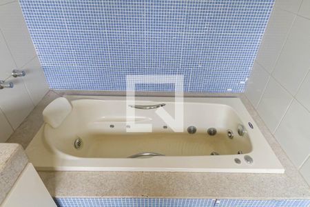 Casa à venda com 194m², 3 quartos e 2 vagasBanheiro da suíte 