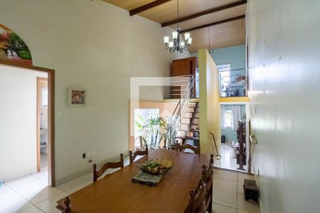 Casa à venda com 194m², 3 quartos e 2 vagasSala de Jantar