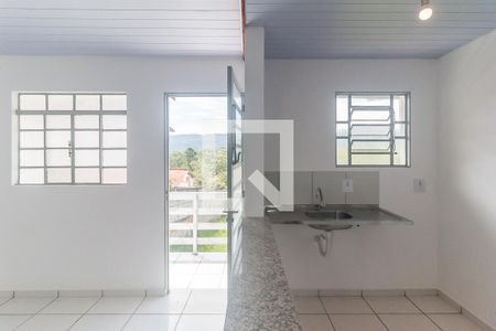 Sala/Cozinha de casa para alugar com 2 quartos, 56m² em Vila Suissa, Mogi das Cruzes