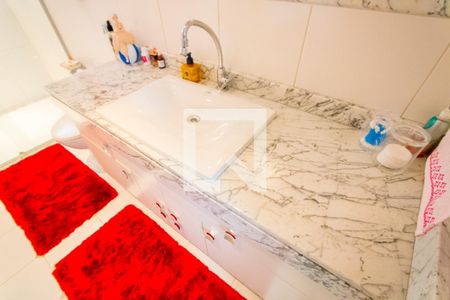 Casa à venda com 205m², 2 quartos e 2 vagasBanheiro do quarto 1