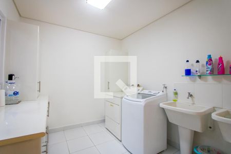 Casa à venda com 205m², 2 quartos e 2 vagasÁrea de serviço