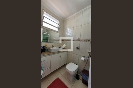 Casa à venda com 350m², 4 quartos e 3 vagasBanheiro da Suíte 2