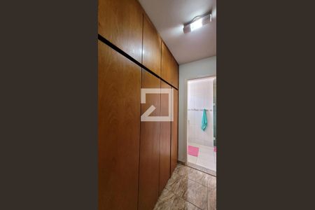 Casa à venda com 350m², 4 quartos e 3 vagasCloset