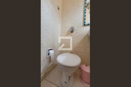 Casa à venda com 350m², 4 quartos e 3 vagasBanheiro da Suíte 1