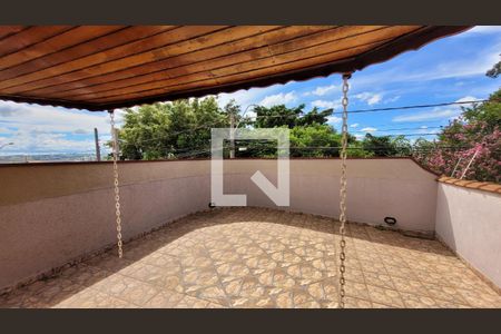 Casa à venda com 350m², 4 quartos e 3 vagasSacada