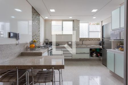 Apartamento à venda com 190m², 3 quartos e 5 vagas Apartamento à venda com 190m², 3 quartos e 5 vagasCozinha