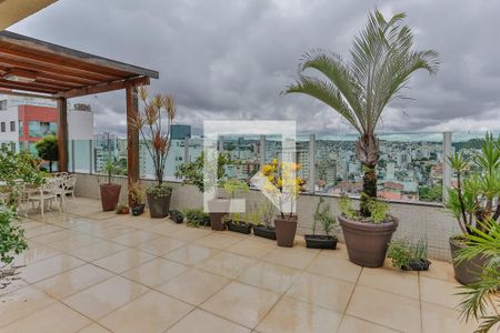 Apartamento à venda com 190m², 3 quartos e 5 vagas Apartamento à venda com 190m², 3 quartos e 5 vagasVaranda