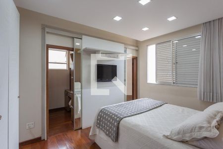 Apartamento à venda com 190m², 3 quartos e 5 vagas Apartamento à venda com 190m², 3 quartos e 5 vagasQuarto 3 - Suíte