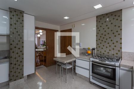 Apartamento à venda com 190m², 3 quartos e 5 vagas Apartamento à venda com 190m², 3 quartos e 5 vagasCozinha