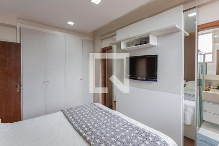 Apartamento à venda com 190m², 3 quartos e 5 vagas Apartamento à venda com 190m², 3 quartos e 5 vagasQuarto 3 - Suíte