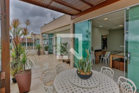 Apartamento à venda com 190m², 3 quartos e 5 vagas Apartamento à venda com 190m², 3 quartos e 5 vagasVaranda