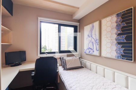 Quarto 1 de apartamento para alugar com 2 quartos, 80m² em Cristo Rei, Curitiba