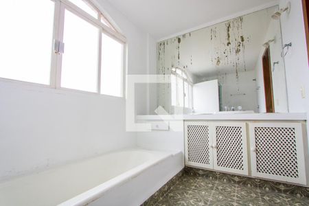 Apartamento à venda com 400m², 3 quartos e 3 vagasBanheiro do quarto 1