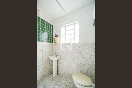 Banheiro de casa de condomínio para alugar com 1 quarto, 50m² em Vila Fernandes, São Paulo