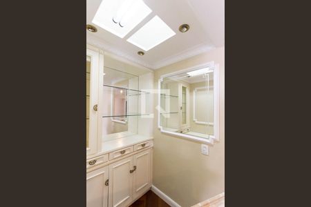 Apartamento à venda com 189m², 4 quartos e 3 vagasBar