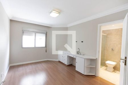 Apartamento à venda com 189m², 4 quartos e 3 vagasSuite 2