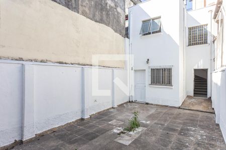 Casa à venda com 100m², 3 quartos e 1 vaga Casa à venda com 100m², 3 quartos e 1 vagaQuintal