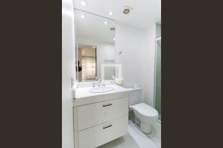 Banheiro de apartamento para alugar com 1 quarto, 52m² em Vila Regente Feijó, São Paulo