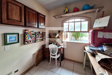 Casa à venda com 220m², 5 quartos e 2 vagas Casa à venda com 220m², 5 quartos e 2 vagasQuarto