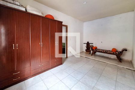 Casa à venda com 220m², 5 quartos e 2 vagas Casa à venda com 220m², 5 quartos e 2 vagasSuite de Hospedes