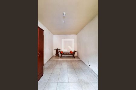 Casa à venda com 220m², 5 quartos e 2 vagas Casa à venda com 220m², 5 quartos e 2 vagasSuite de Hospedes