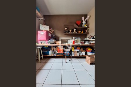 Casa à venda com 220m², 5 quartos e 2 vagas Casa à venda com 220m², 5 quartos e 2 vagasQuarto