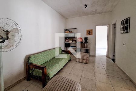 Casa à venda com 220m², 5 quartos e 2 vagas Casa à venda com 220m², 5 quartos e 2 vagasSuite de Hospedes