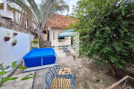 Casa à venda com 220m², 5 quartos e 2 vagas Casa à venda com 220m², 5 quartos e 2 vagasQuintal