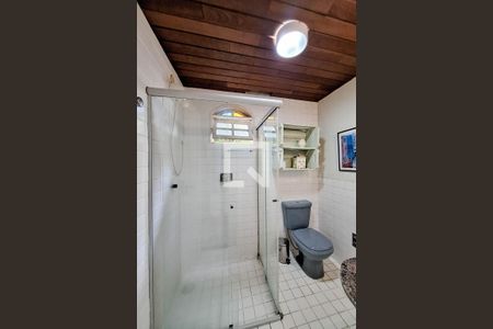 Casa à venda com 220m², 5 quartos e 2 vagas Casa à venda com 220m², 5 quartos e 2 vagasSuite de Hospedes