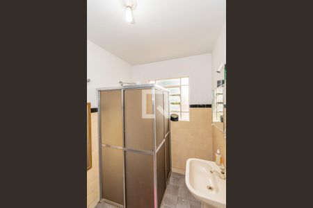 Casa à venda com 180m², 2 quartos e 2 vagasBanheiro 