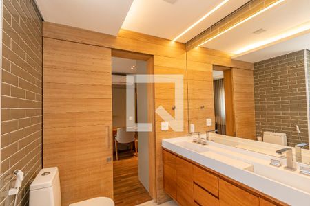 Apartamento à venda com 189m², 3 quartos e 3 vagas Apartamento à venda com 189m², 3 quartos e 3 vagasBanheiro da Suíte 1