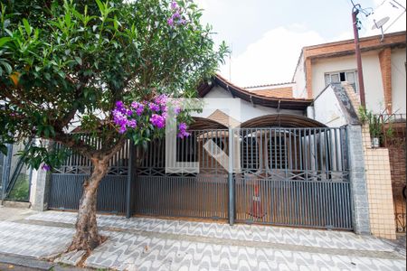 Casa para alugar com 400m², 6 quartos e 4 vagasFachada da Casa