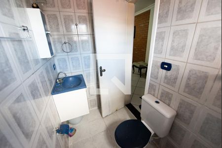 Casa para alugar com 400m², 6 quartos e 4 vagasBanheiro da Suíte 2 da Edícula