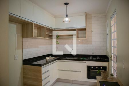 Cozinha de casa para alugar com 3 quartos, 90m² em Vila Sao Francisco, Hortolândia