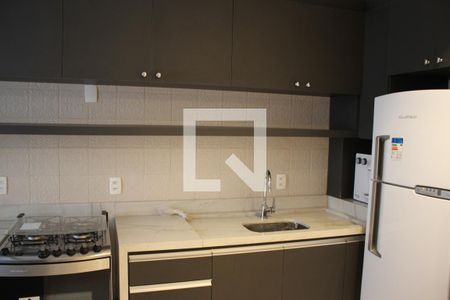 cozinha de apartamento para alugar com 2 quartos, 52m² em Jardim Goiás, Goiânia