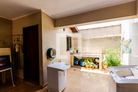 Casa à venda com 230m², 3 quartos e 2 vagas Casa à venda com 230m², 3 quartos e 2 vagasÁrea de Serviço