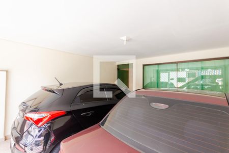 Casa à venda com 230m², 3 quartos e 2 vagas Casa à venda com 230m², 3 quartos e 2 vagasGaragem