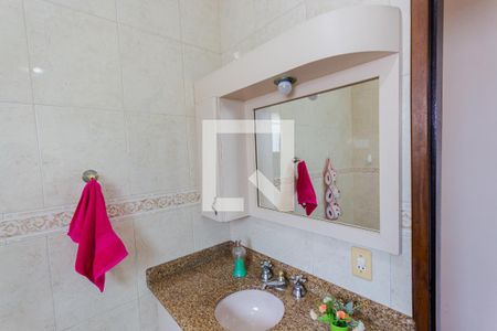 Casa à venda com 230m², 3 quartos e 2 vagas Casa à venda com 230m², 3 quartos e 2 vagasEspelho