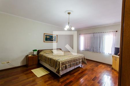 Casa à venda com 230m², 3 quartos e 2 vagas Casa à venda com 230m², 3 quartos e 2 vagasSuíte