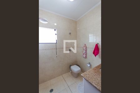 Casa à venda com 230m², 3 quartos e 2 vagas Casa à venda com 230m², 3 quartos e 2 vagasBanheiro