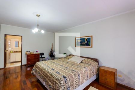 Casa à venda com 230m², 3 quartos e 2 vagas Casa à venda com 230m², 3 quartos e 2 vagasSuíte