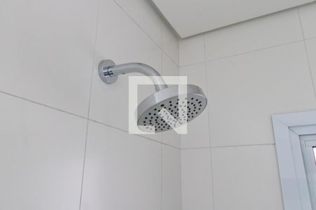 Banheiro de apartamento à venda com 1 quarto, 50m² em Centro Empresarial Tamboré, Santana de Parnaíba