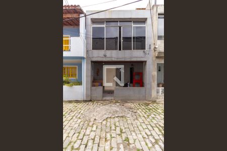 Casa de condomínio à venda com 120m², 3 quartos e 1 vaga Casa de condomínio à venda com 120m², 3 quartos e 1 vagaFachada
