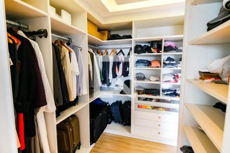 Apartamento à venda com 120m², 2 quartos e 2 vagasCloset da suíte 1