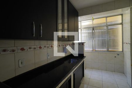 Cozinha de apartamento à venda com 2 quartos, 53m² em Santana, Niterói