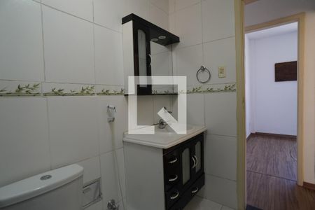 Banheiro de apartamento à venda com 2 quartos, 53m² em Santana, Niterói