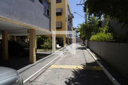 Entrada de apartamento à venda com 2 quartos, 53m² em Santana, Niterói