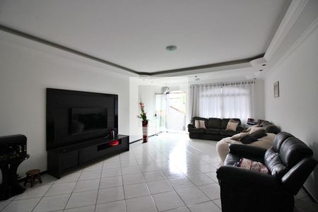 Casa à venda com 266m², 3 quartos e 5 vagasSala 