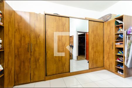 Casa para alugar com 240m², 2 quartos e sem vagaQuarto